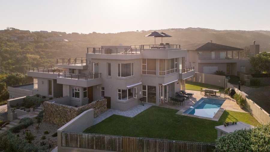 4 Bedroom Property for Sale in Whale Rock Beach Western Cape